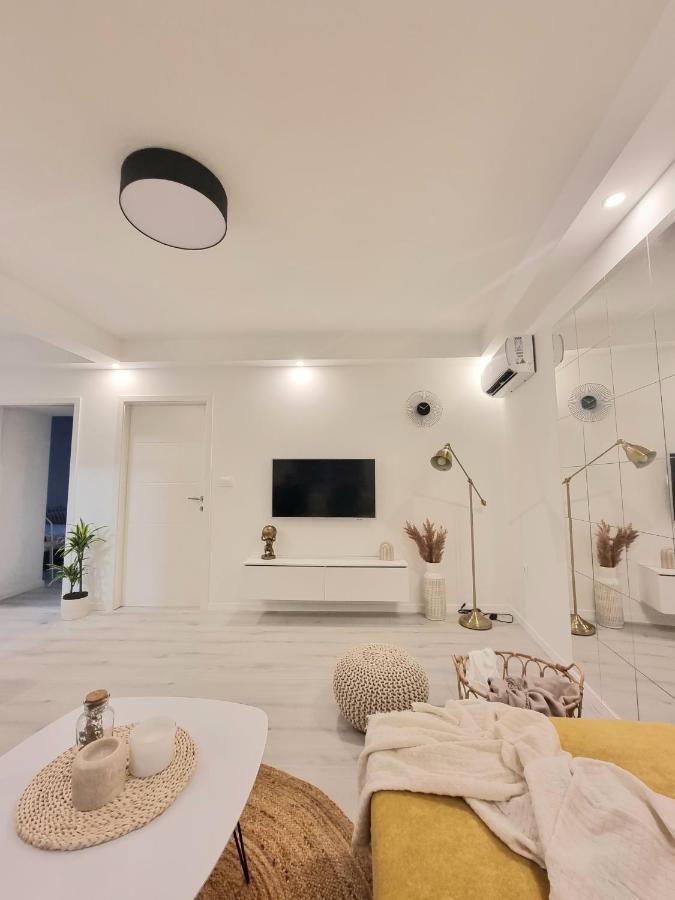 Apartamento Un Ami Pula Exterior foto