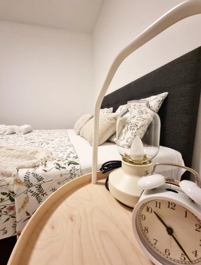 Apartamento Un Ami Pula Exterior foto
